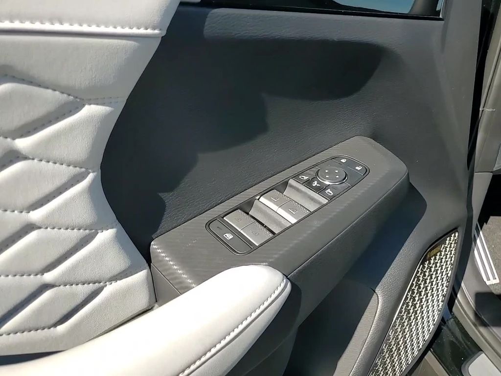 New 2025 Black Mitsubishi Platinum Edition image 25