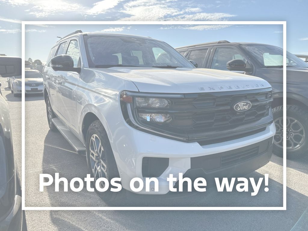 Star White Metallic Tri-Coat 2025 Ford Expedition SUV / Crossover Four-Wheel Drive Automatic