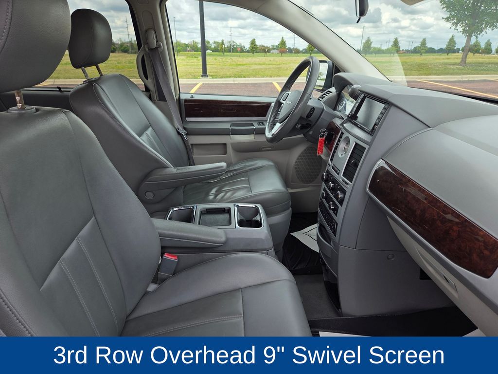 2010 Chrysler Town & Country Touring