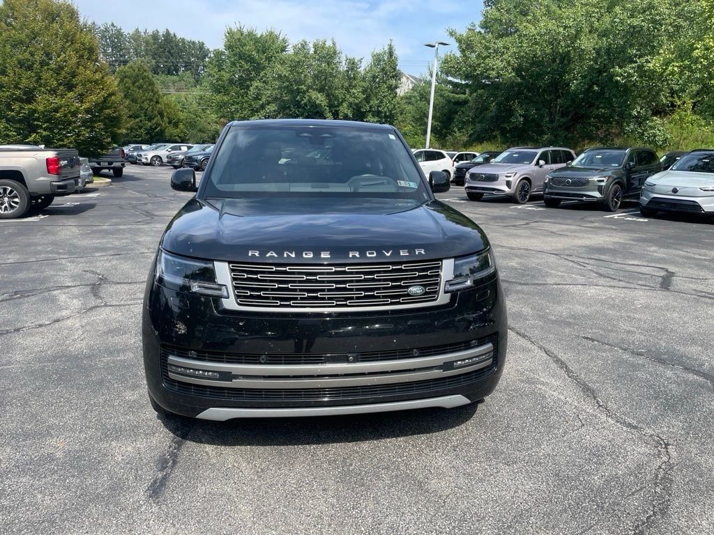Certified Used 2025 Black Land Rover SE image 2