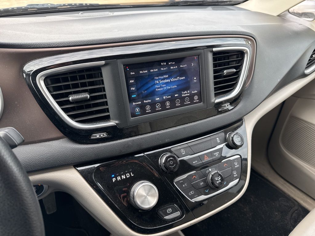 2021 Chrysler Voyager