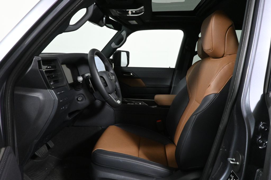 Thumbnail: 2025 Lexus GX - 3