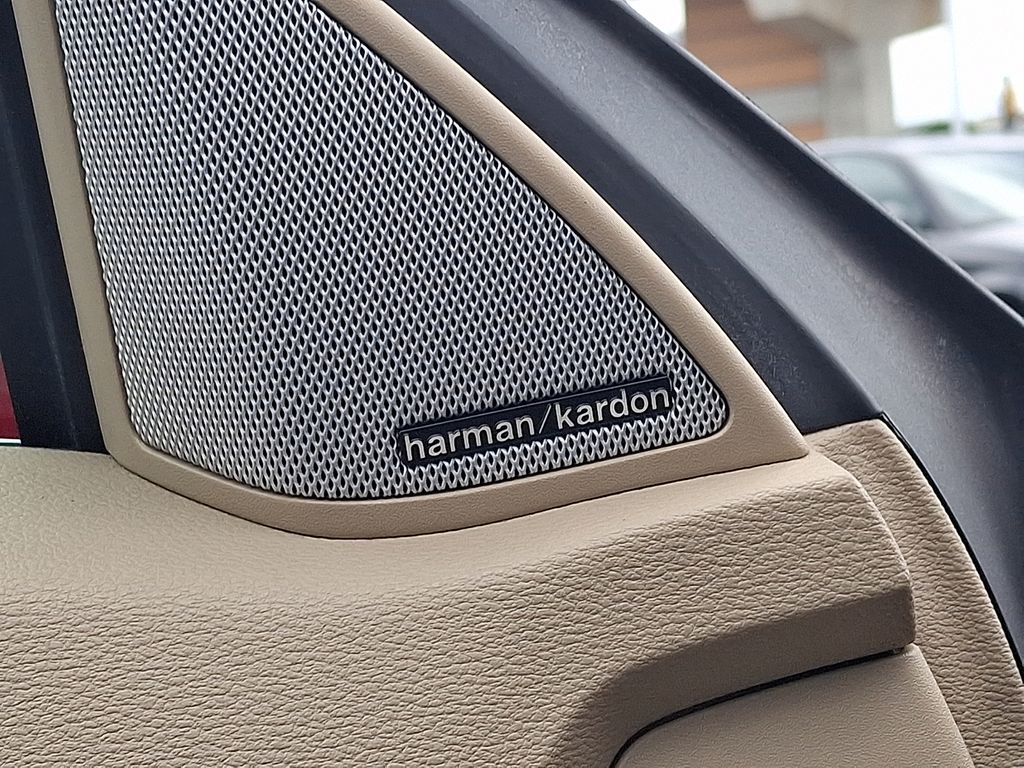 Thumbnail: 2012 Mercedes-Benz E-Class - 29