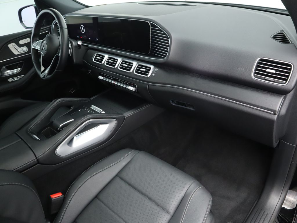 Thumbnail: 2025 Mercedes-Benz GLE - 18