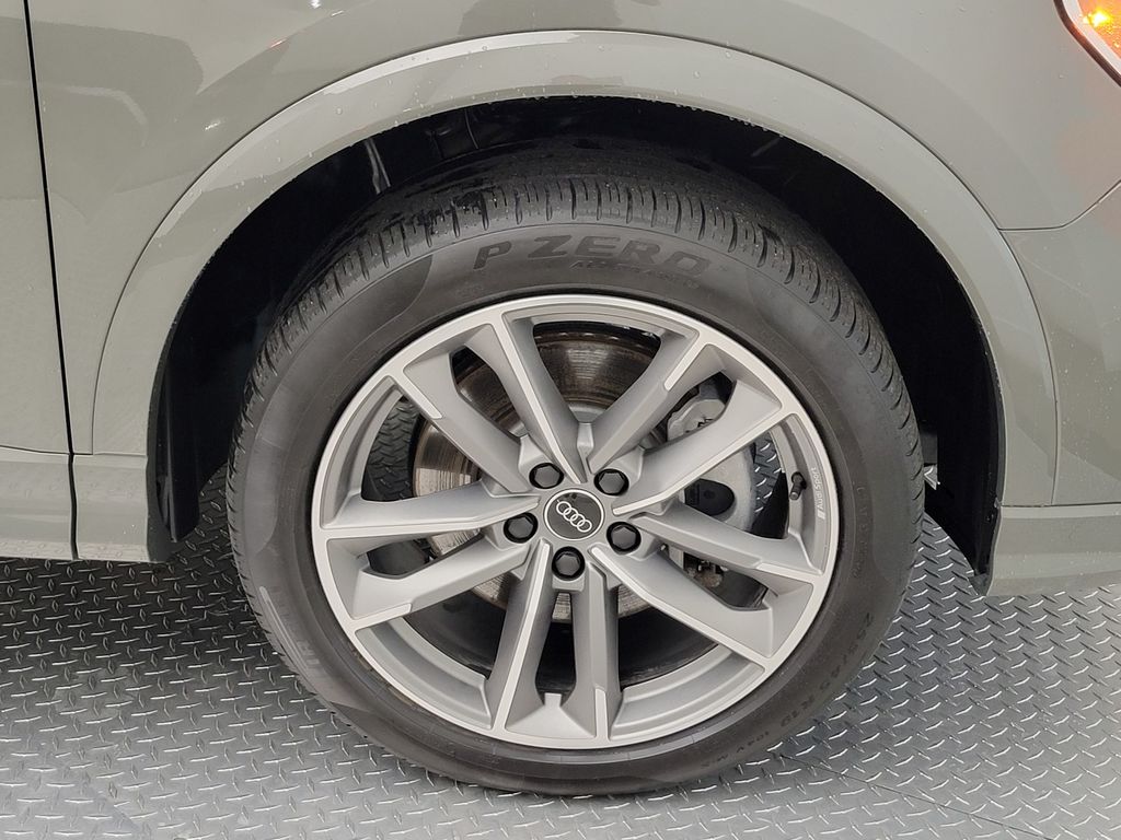 Thumbnail: 2023 Audi Q3 - 12