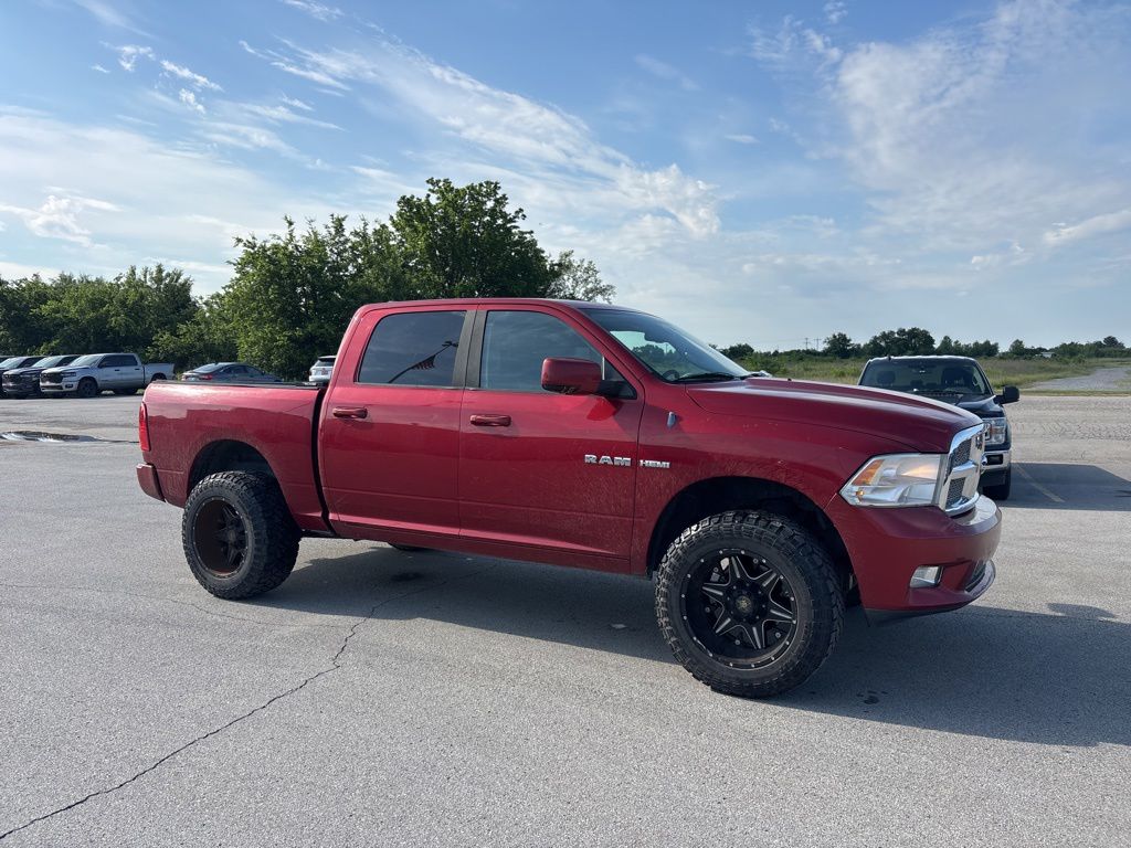 Inferno Red Crystal PC/Mineral Gray Met CC 2009 Dodge RAM 1500 Pickup Truck 5-Speed Automatic