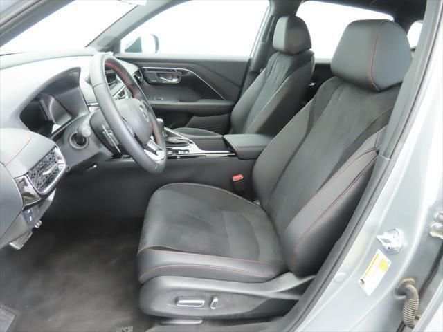 Thumbnail: 2025 Acura ADX - 19