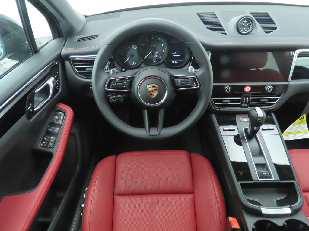 Thumbnail: 2025 Porsche Macan - 13