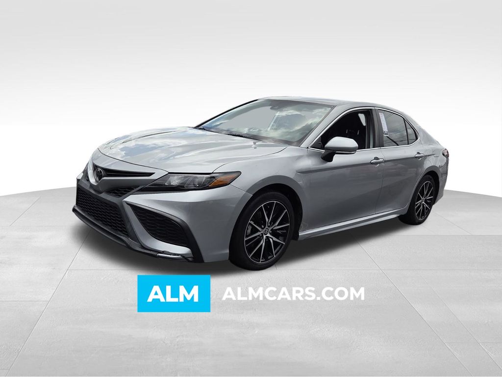 2022 Toyota Camry SE