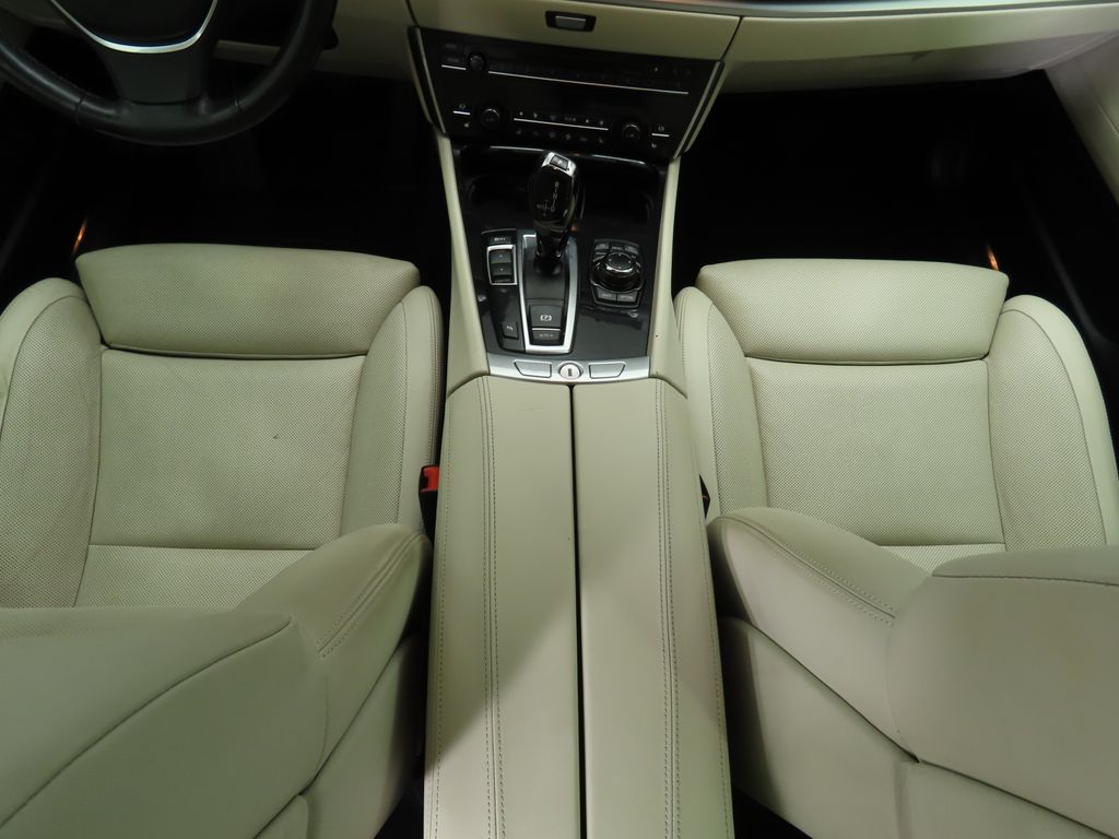 2010 BMW 5 Series 535i 16