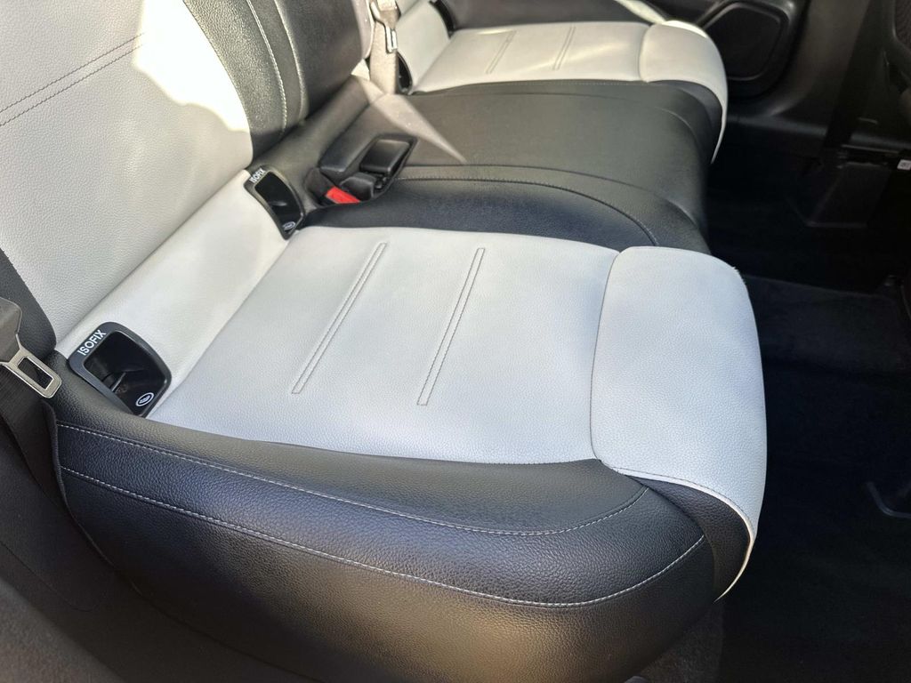 Thumbnail: 2021 Mercedes-Benz GLA - 26