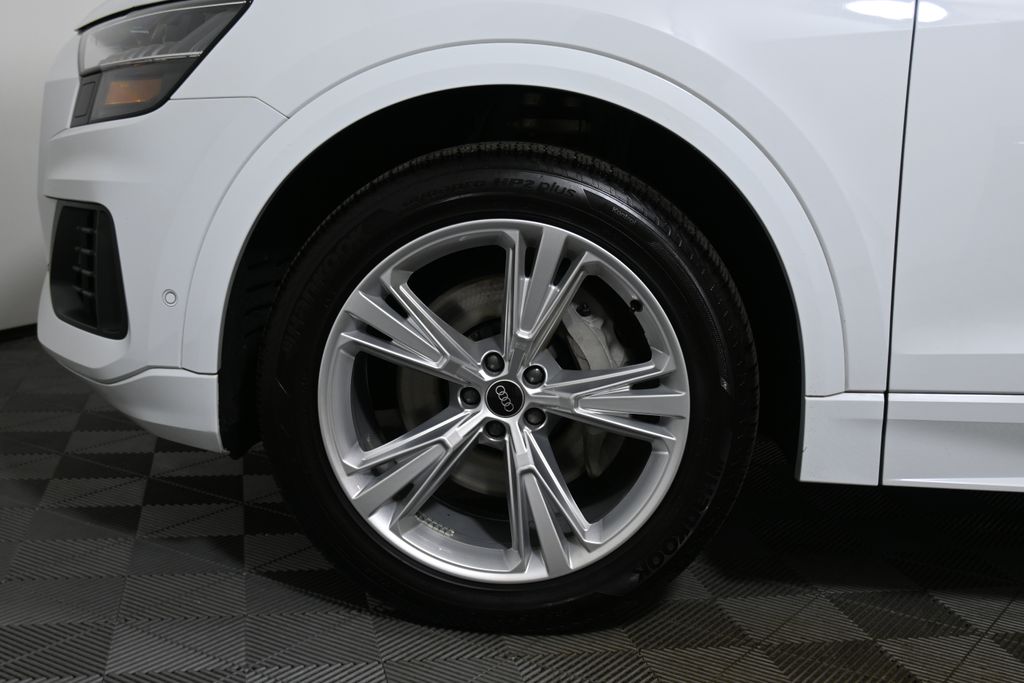 Thumbnail: 2021 Audi Q8 - 11