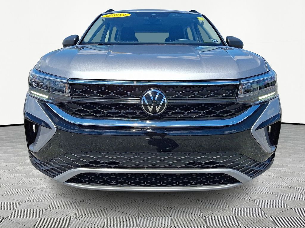 2023 Volkswagen Taos — photo 2