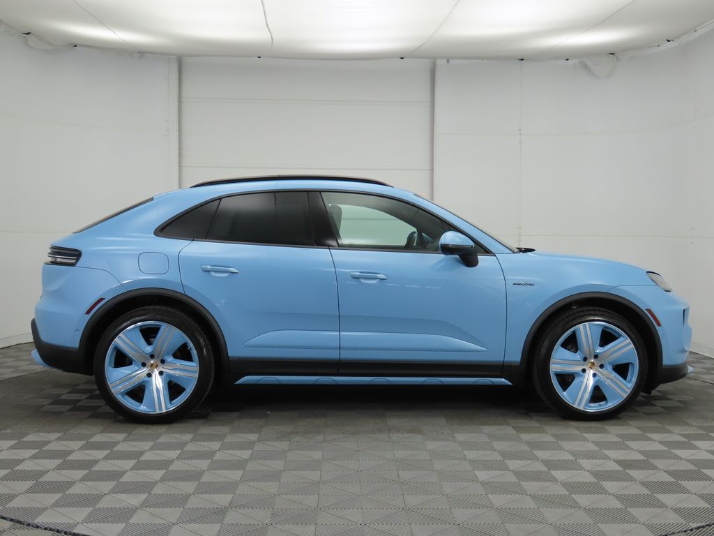 Thumbnail: 2025 Porsche Macan - 8