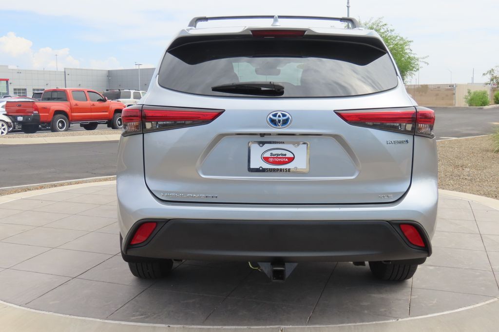 Thumbnail: 2023 Toyota Highlander - 6