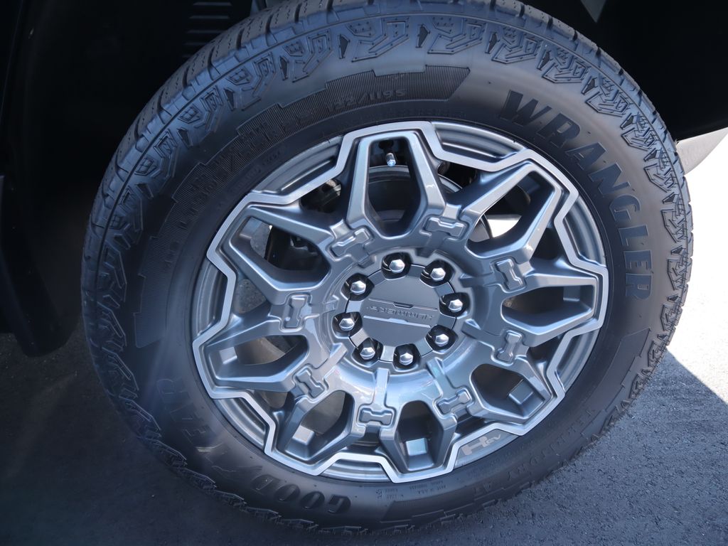 Thumbnail: 2025 GMC Hummer EV - 18
