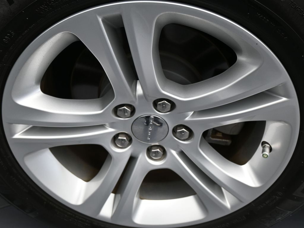 Used 2023 Octane Red Pearlcoat Dodge SXT image 36