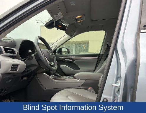 2023 Toyota Highlander Hybrid Platinum