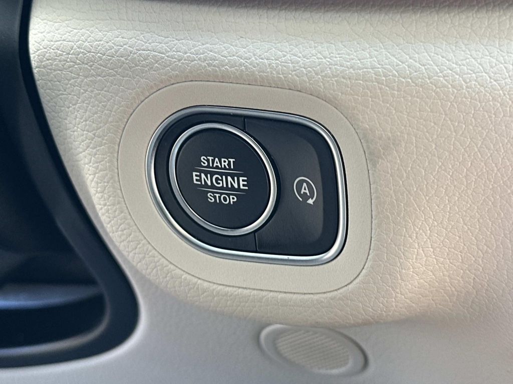 Thumbnail: 2026 Mercedes-Benz GLE - 25