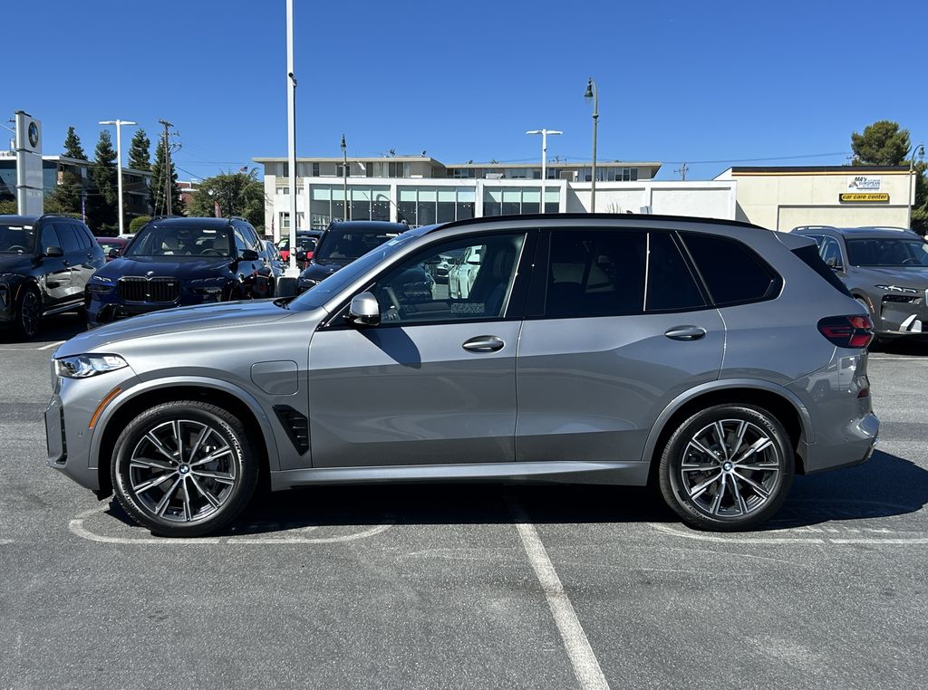 Thumbnail: 2026 BMW X5 - 2