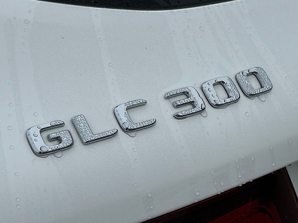 Used 2022  Mercedes-Benz GLC 300 image 47