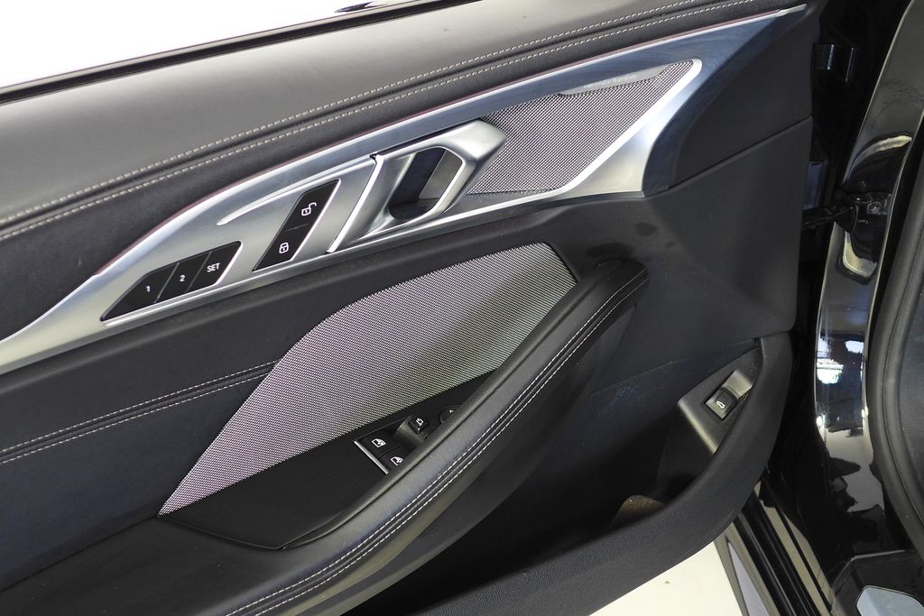 Thumbnail: 2022 BMW 8 Series - 11