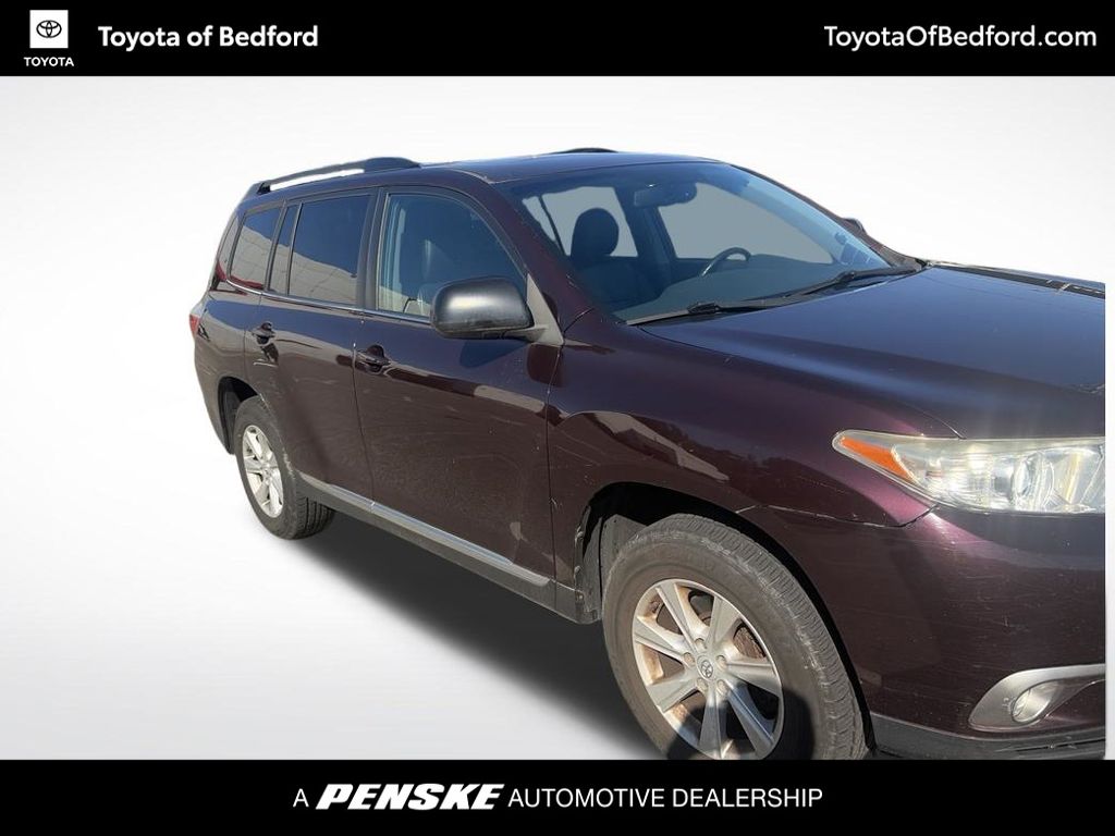 2013 Toyota Highlander SE -
                  Bedford, OH
