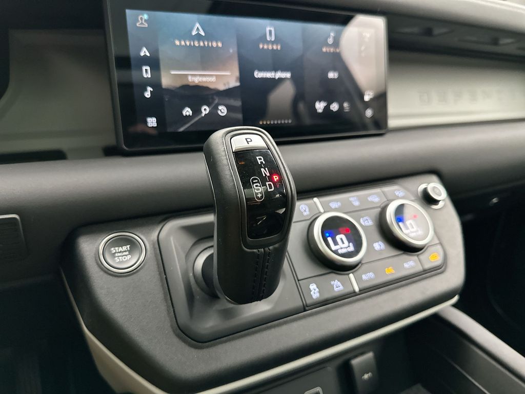 Thumbnail: 2024 Land Rover Defender - 24