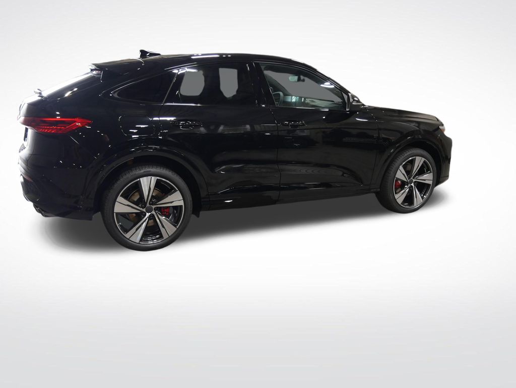 Thumbnail: 2026 Audi SQ5 - 6
