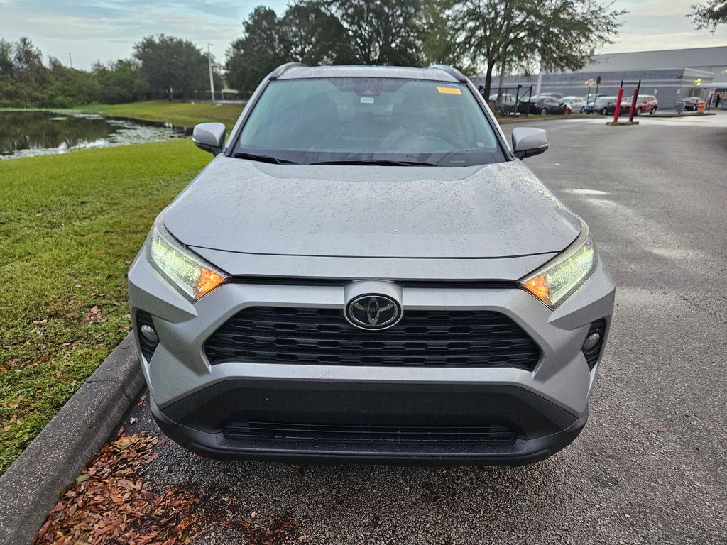 2020 Toyota RAV4 XLE Premium 8