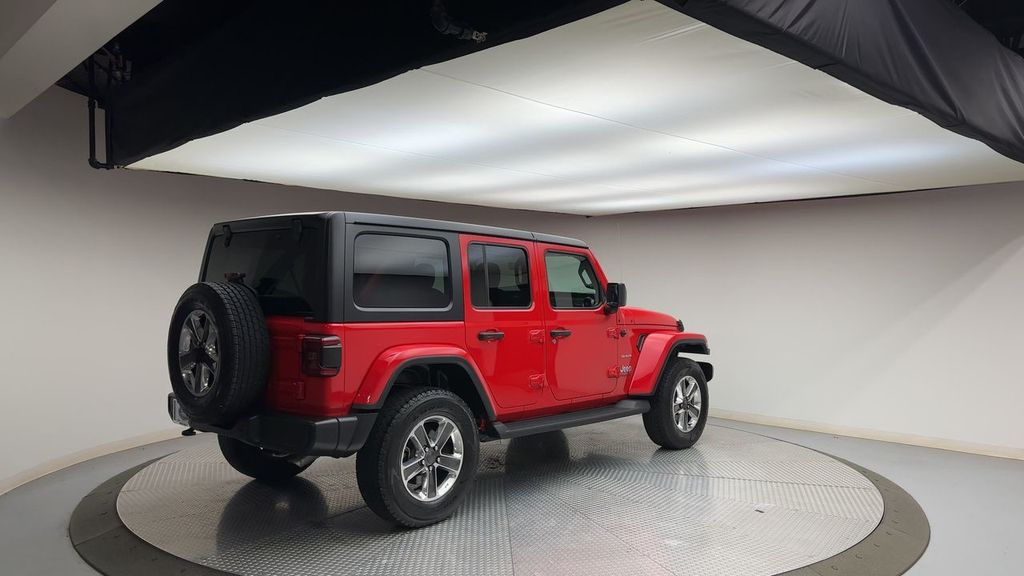 2022 Jeep Wrangler Unlimited Sahara 8