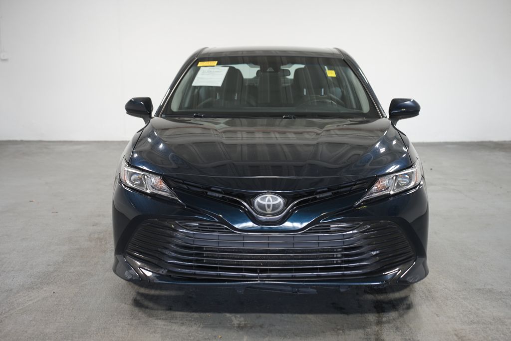 2018 Toyota Camry LE 2