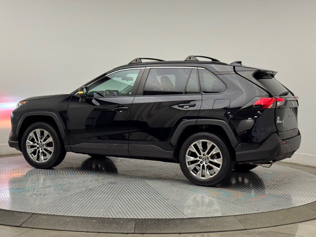 2019 Toyota RAV4 XLE Premium 6