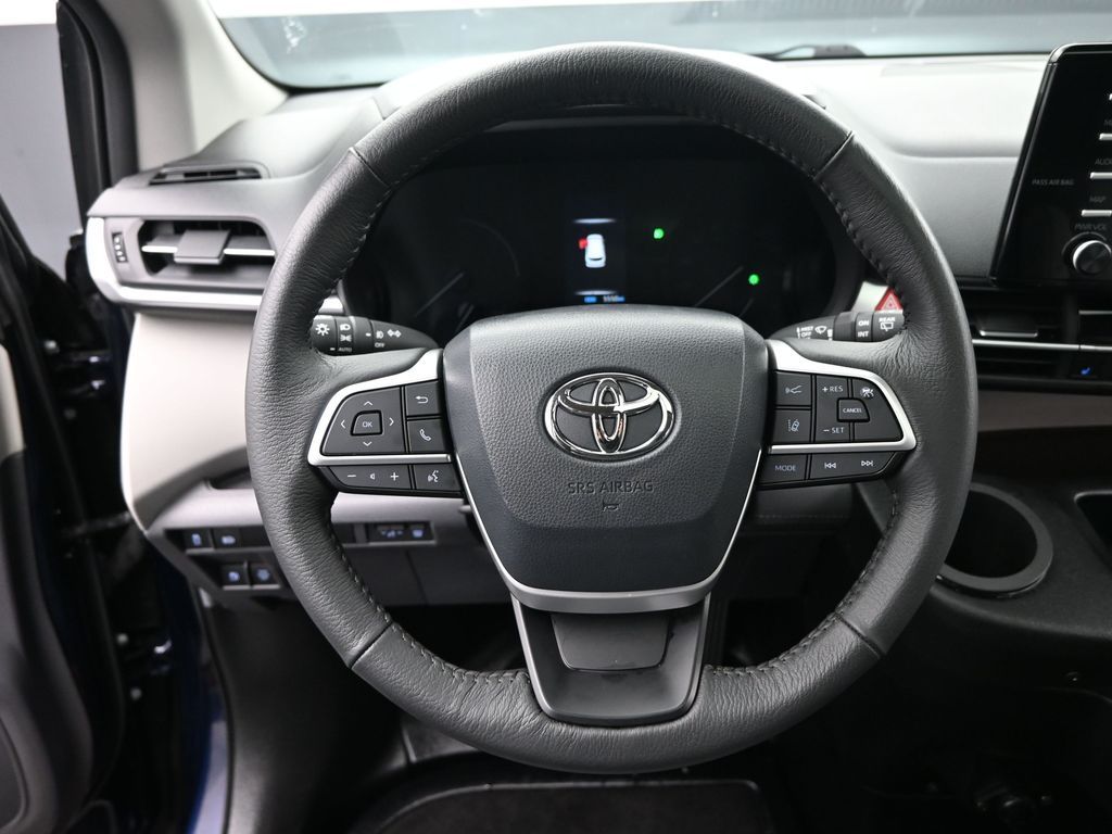 2024 Toyota Sienna XLE