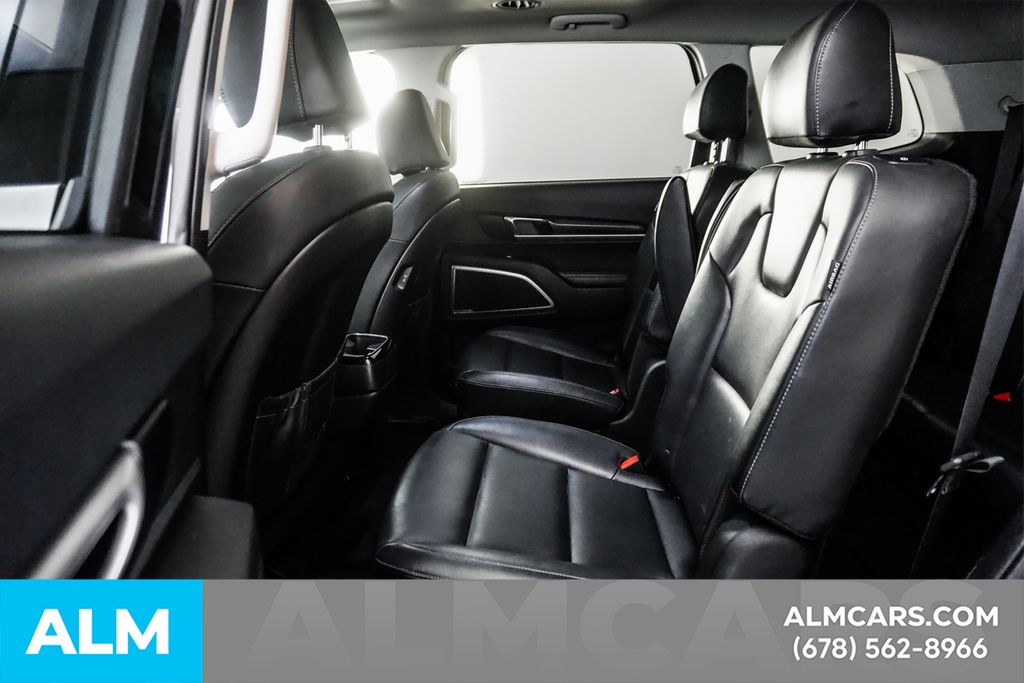Used 2025 Black Kia S image 17