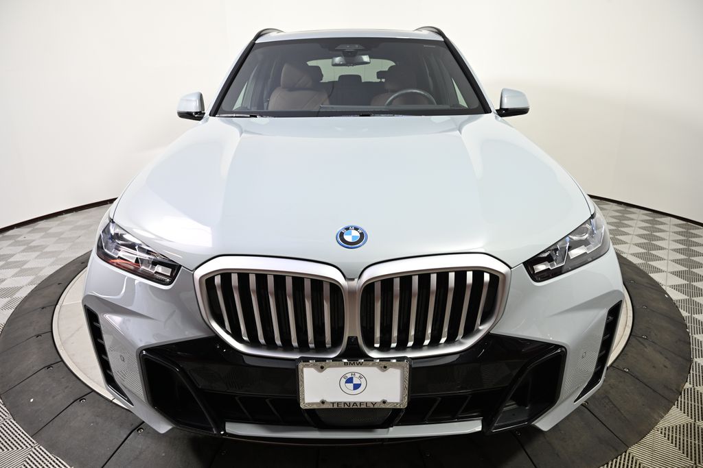 2025 BMW X5 xDrive50e 8