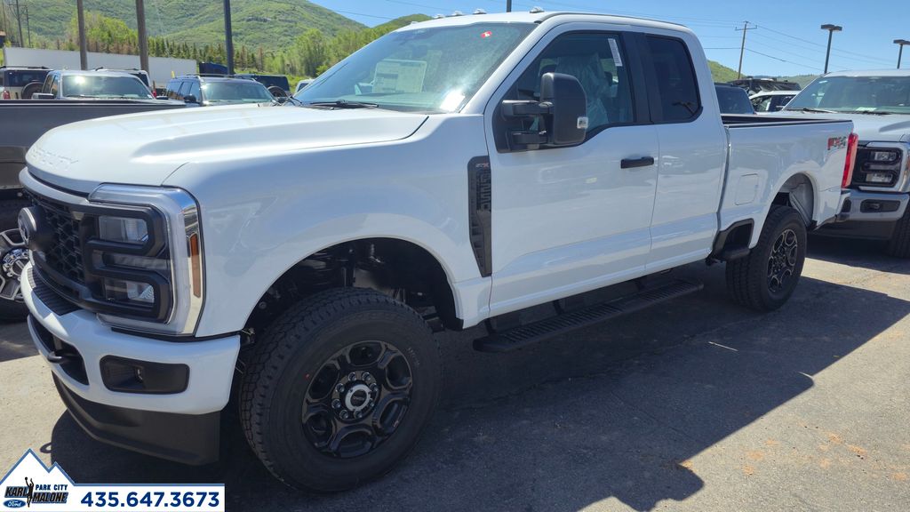 Oxford White 2026 Ford F-250 Super Duty XL SuperCab 4WD Pickup Truck Four-Wheel Drive Automatic