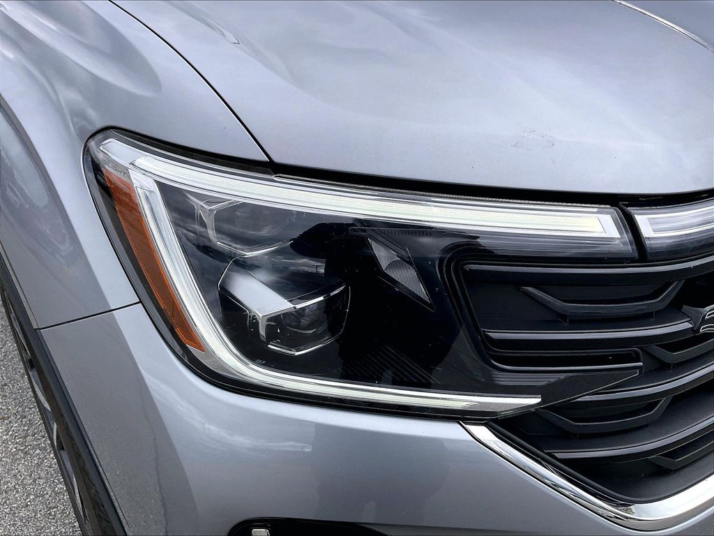 2024 Volkswagen Atlas — photo 32