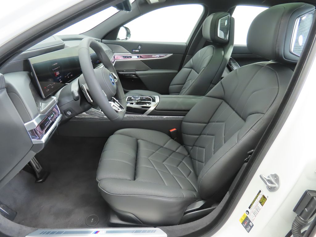 Thumbnail: 2026 BMW i7 - 19