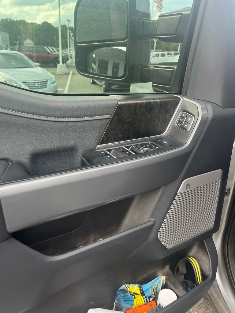Used 2024 Silver Metallic Ford Lariat image 5