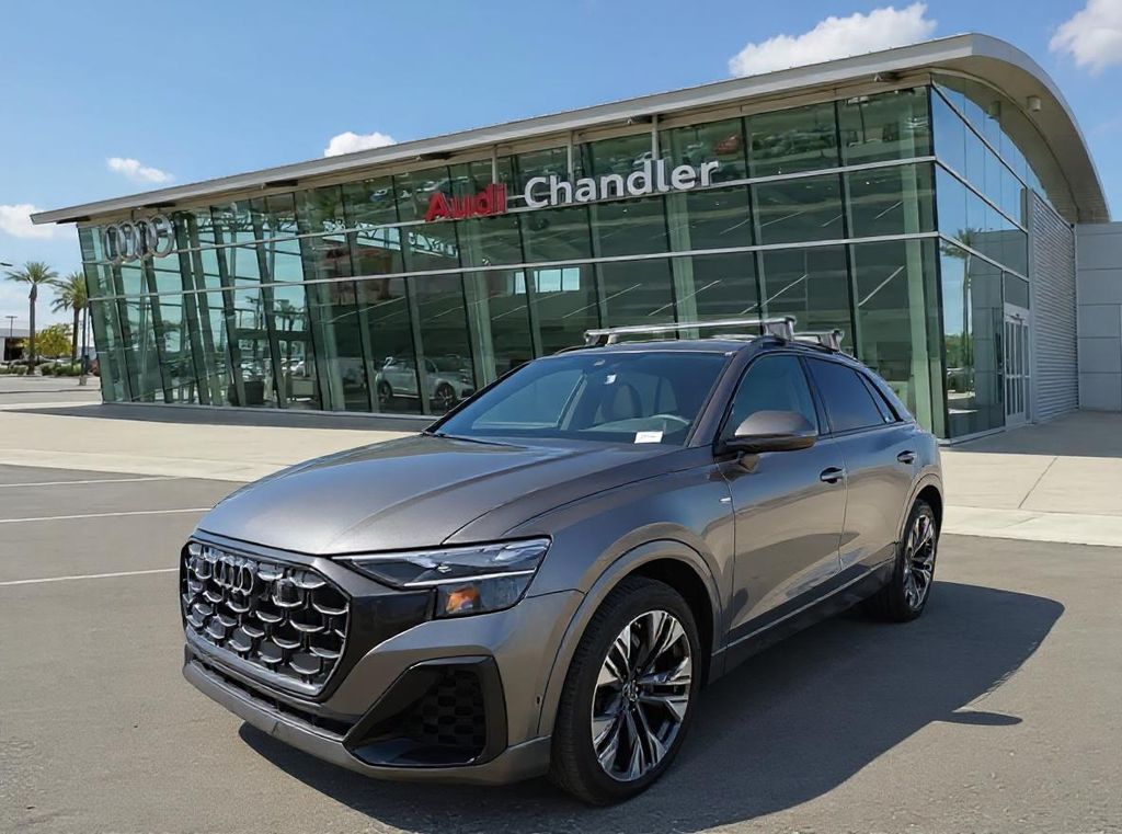 Thumbnail: 2026 Audi Q8 - 1