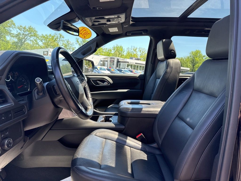 Used 2021 Black Chevrolet Z71 image 9