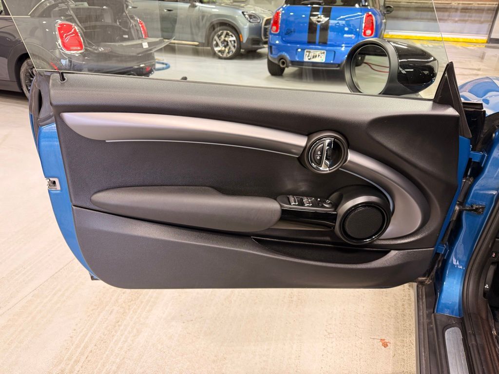 Thumbnail: 2024 MINI Cooper Convertible - 10