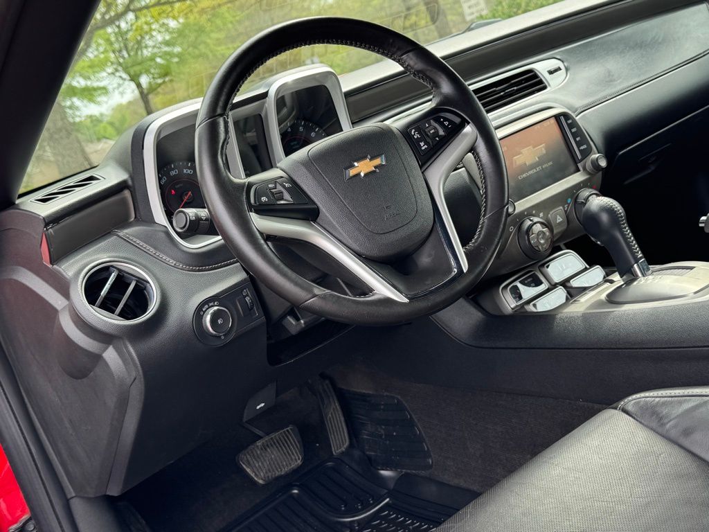 View vehicle photo 4