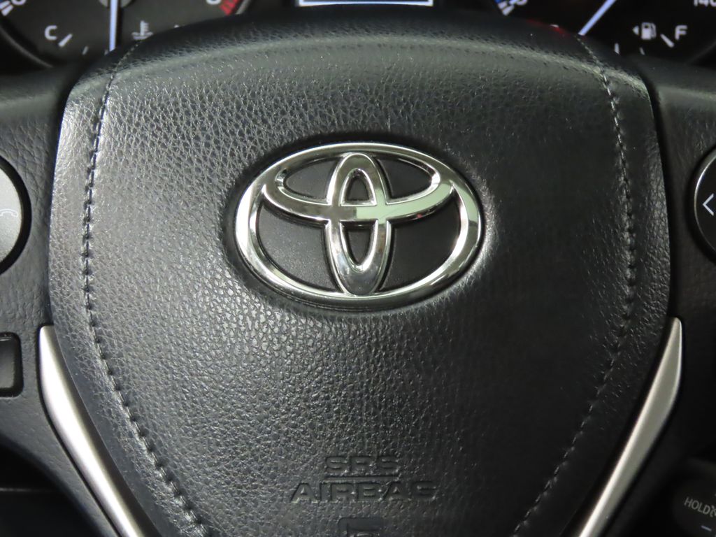Thumbnail: 2018 Toyota RAV4 - 17