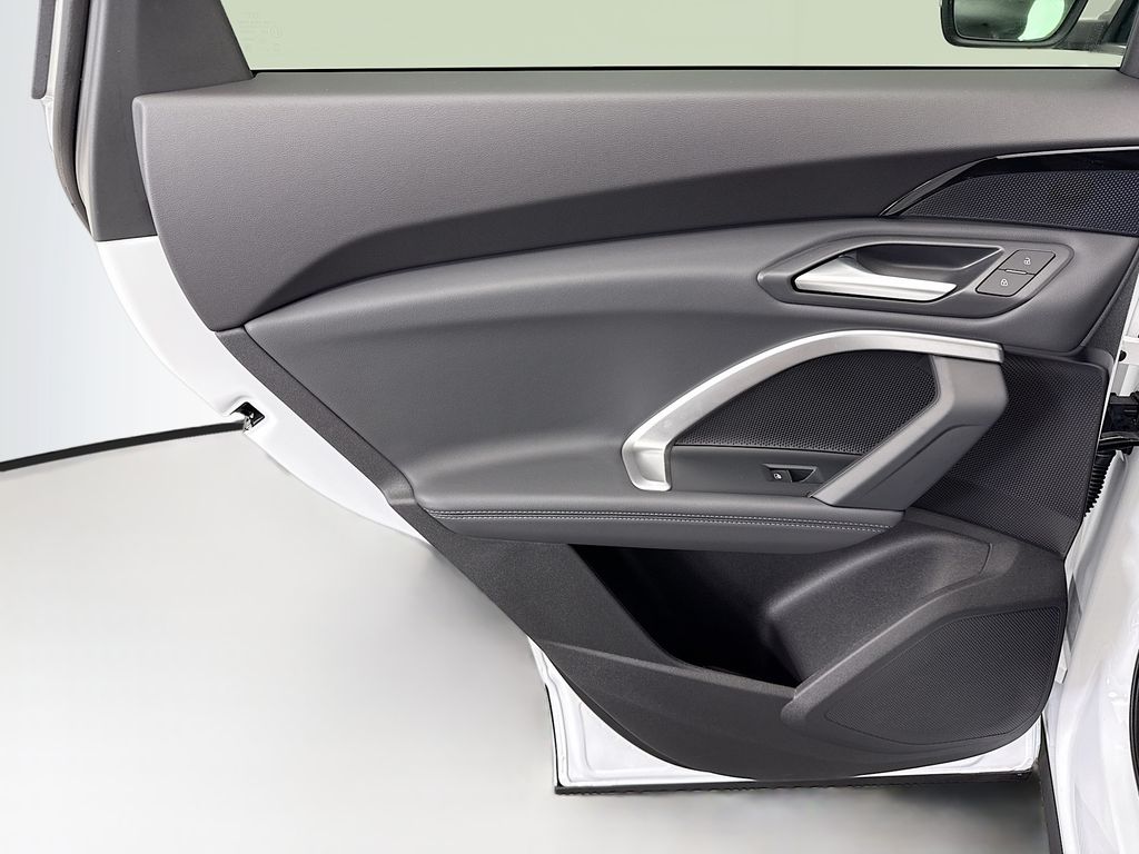 Thumbnail: 2025 Audi Q5 - 25