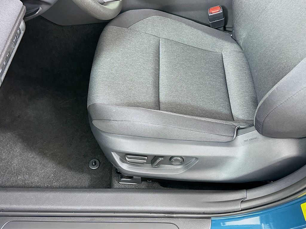 Thumbnail: 2025 Toyota Camry - 19