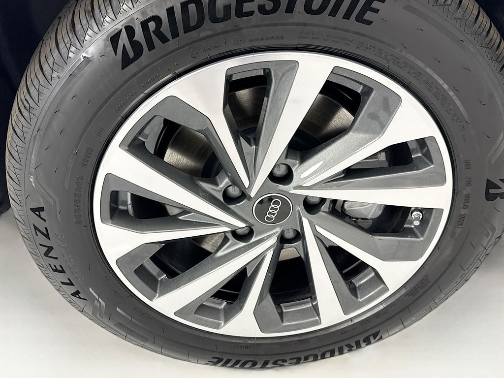 Thumbnail: 2027 Audi Q6 e-tron - 32