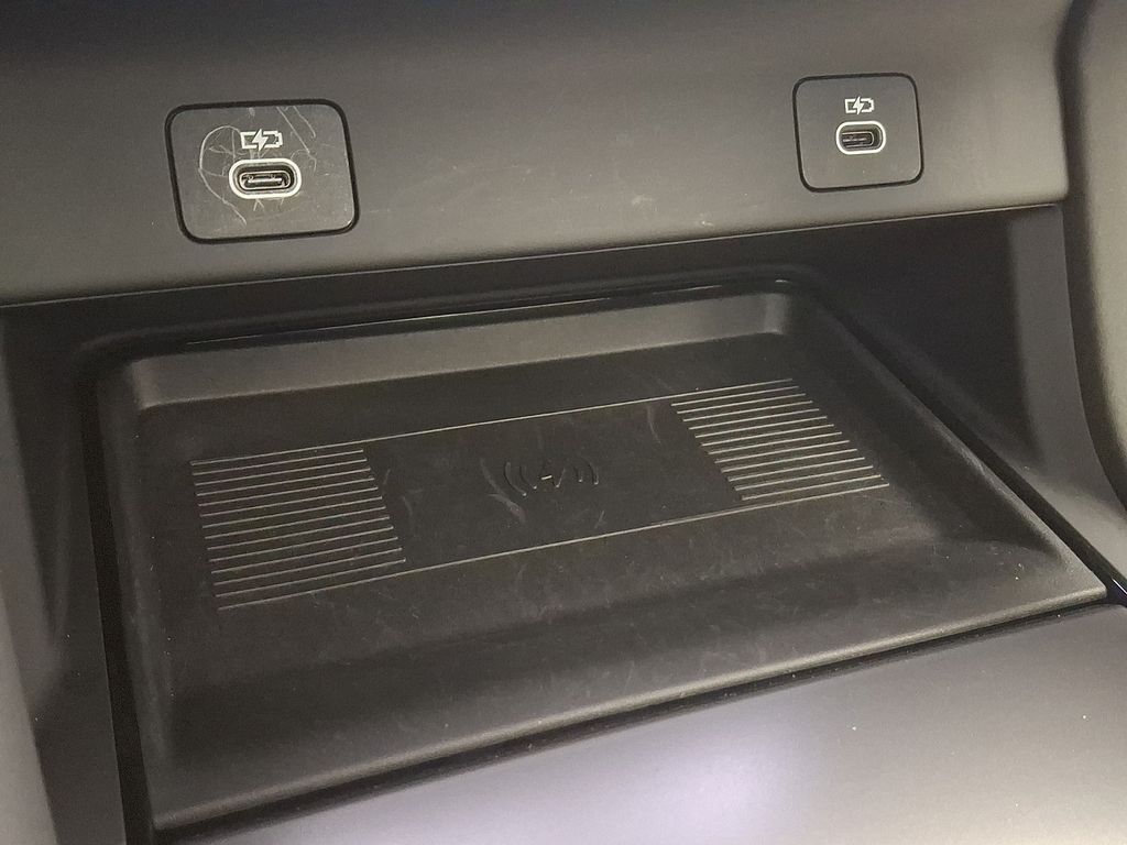 Thumbnail: 2025 Land Rover Discovery Sport - 27