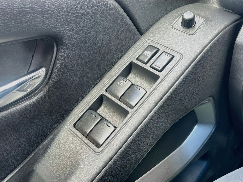 Used 2025 White Nissan SV image 18